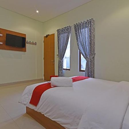 Reddoorz Plus @ Mahendradatta Denpasar Exterior photo