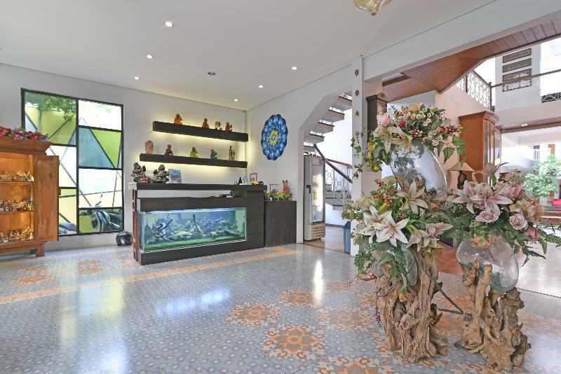 Reddoorz Plus @ Mahendradatta Denpasar Exterior photo